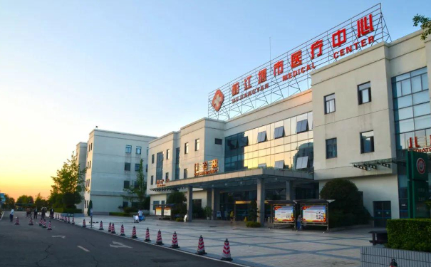 都江堰市医疗中心口腔科补牙怎么样？价格表+医生简介