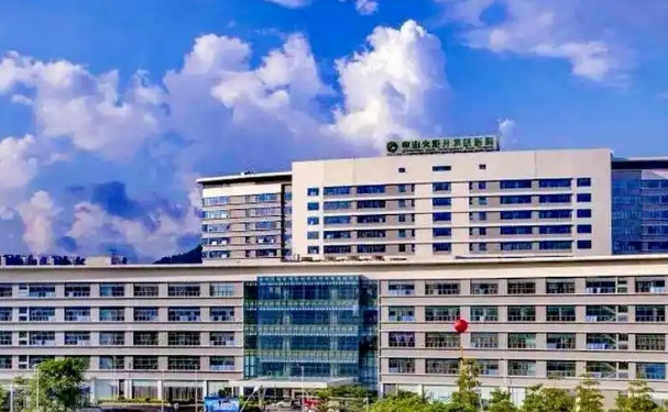 中山火炬开发区人民医院口腔科牙齿矫正一年术后恢复案例&技术点评