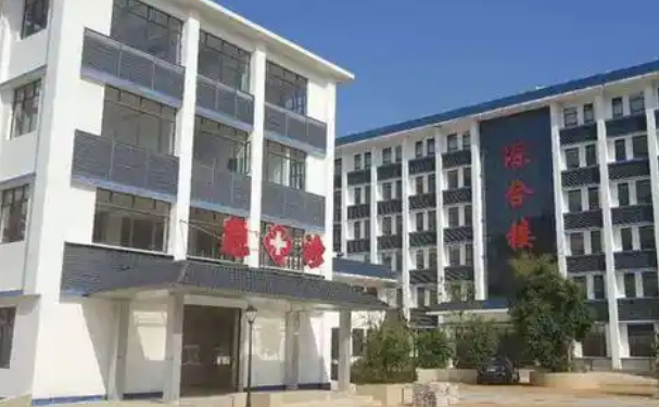 临高县中医院口腔科龅牙矫正费用多少？术后日记点评