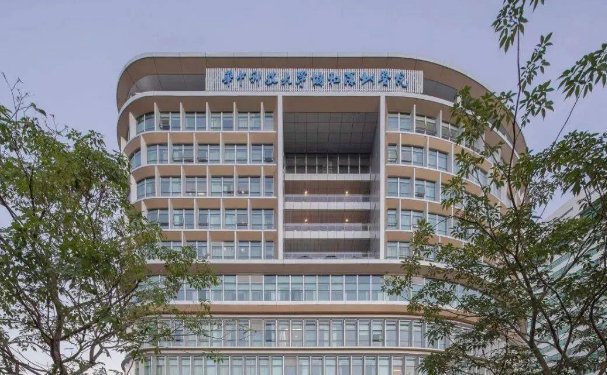 华中科技大学协和深圳医院口腔科种植牙评价好吗？价位收费多少