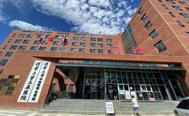 清华大学玉泉医院做去眼袋手术专业能力怎么样?纪柳医生去眼袋手术术后案例细节