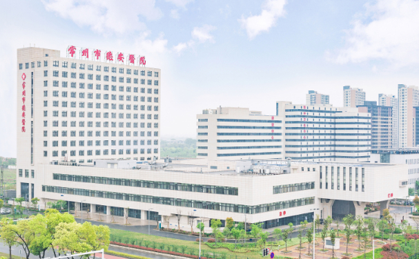 常州市德安医院口腔科牙齿矫正怎么样?价格多少周坚医生具备丰富的经验和精湛的技术